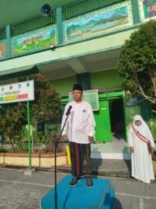 Dari Upacara hingga Podcast, MIN 2 Sidoarjo Semarakkan Hari Santri 2026